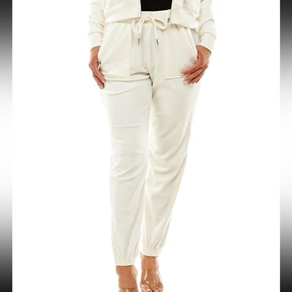 CRAVE FAME
Juniors' Utility-Pocket Velour Jogger Pants size M Ivory - Picture 2 of 4